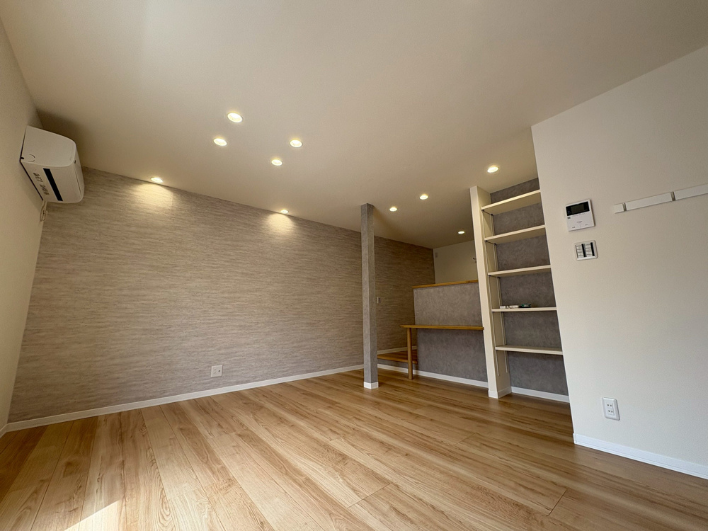 見た目は大人、中身は新品！？フルリノベーション物件の画像