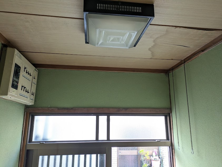 相続した長屋で近隣から苦情が増加中？雨漏り発生時の対応手順をご紹介の画像