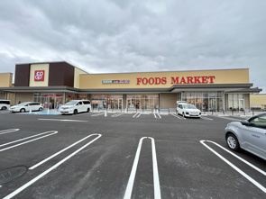 スーパーとドラッグストアがもうすぐ開店です。の画像