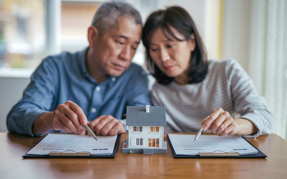 売却か活用か迷う不動産の判断軸は  将来の売却と活用を比較し収支とリスクを整理の画像