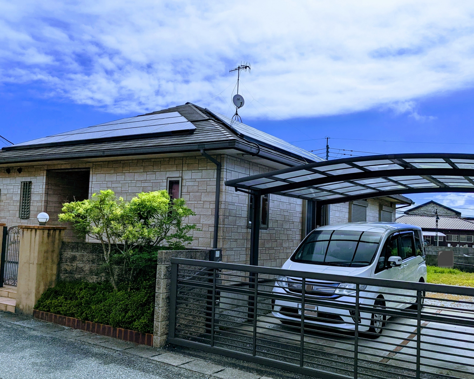 戸建購入を検討している方へ！駐車場スペースは何台分がベストなのか？メリット・デメリットを解説！の画像