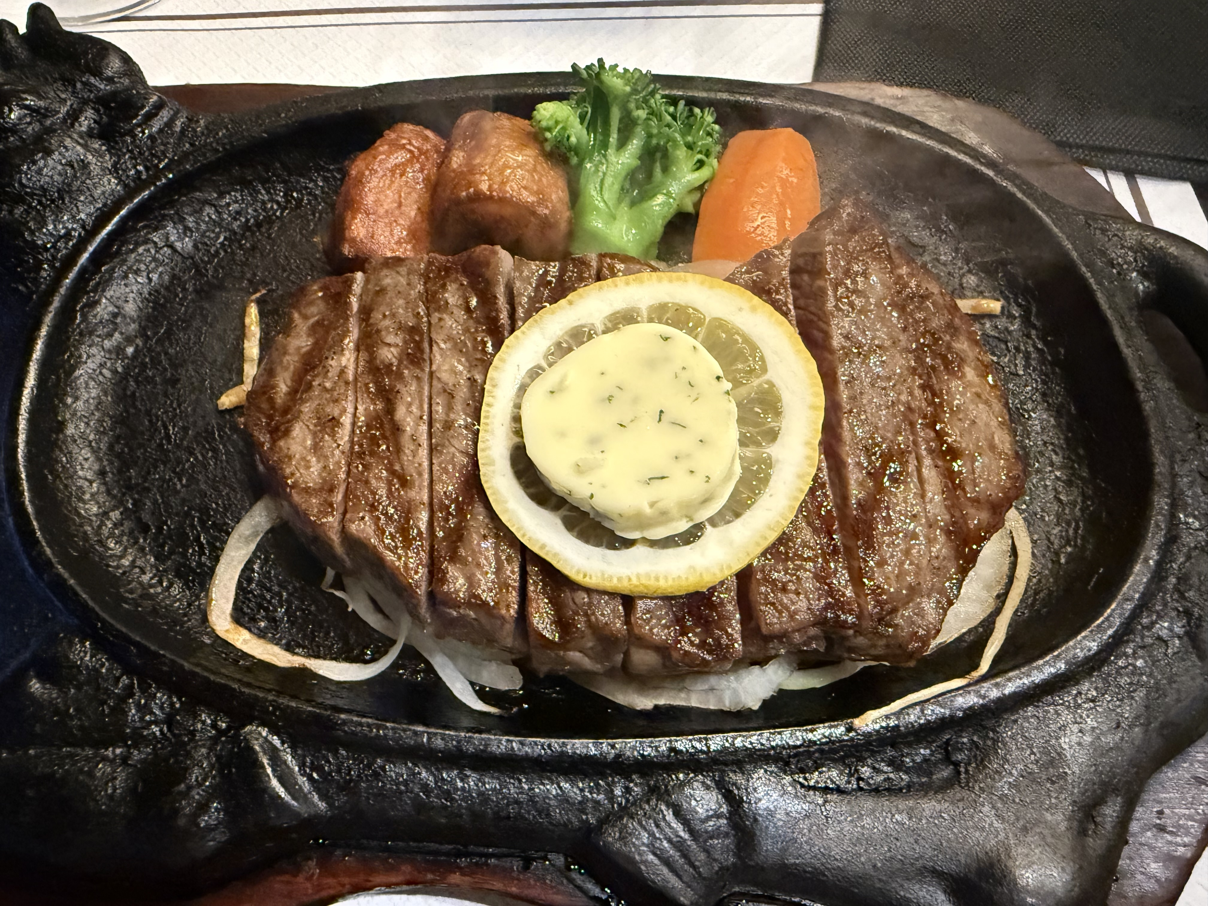 日頃の感謝を込めて｜洋食とステーキを楽しめる松葉さんで贅沢ディナーの画像