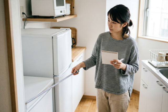 一人暮らしの冷蔵庫の選び方は？サイズ目安や注意点についても解説