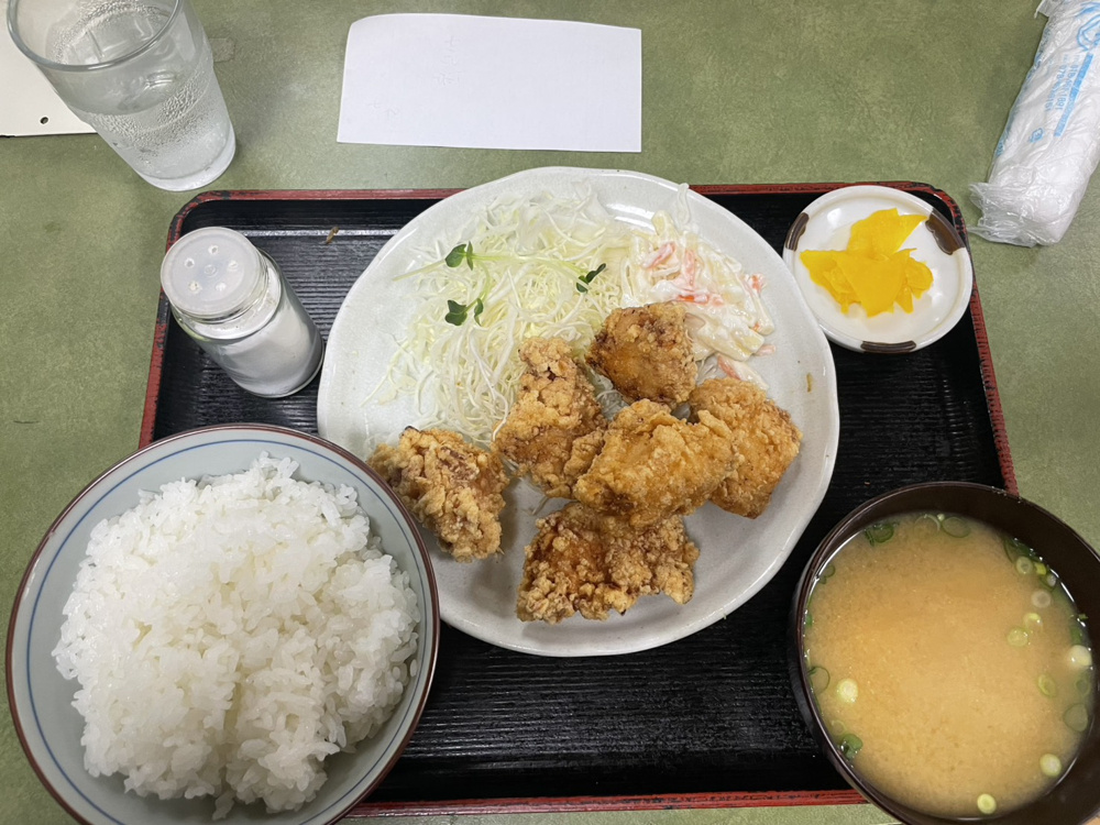 【六甲道ランチ】日の出食堂の唐揚げ定食がコスパ最強すぎた｜学生・社会人に人気の理由とは？の画像