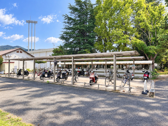 奈良教育大学 南側のバイク専用駐輪場