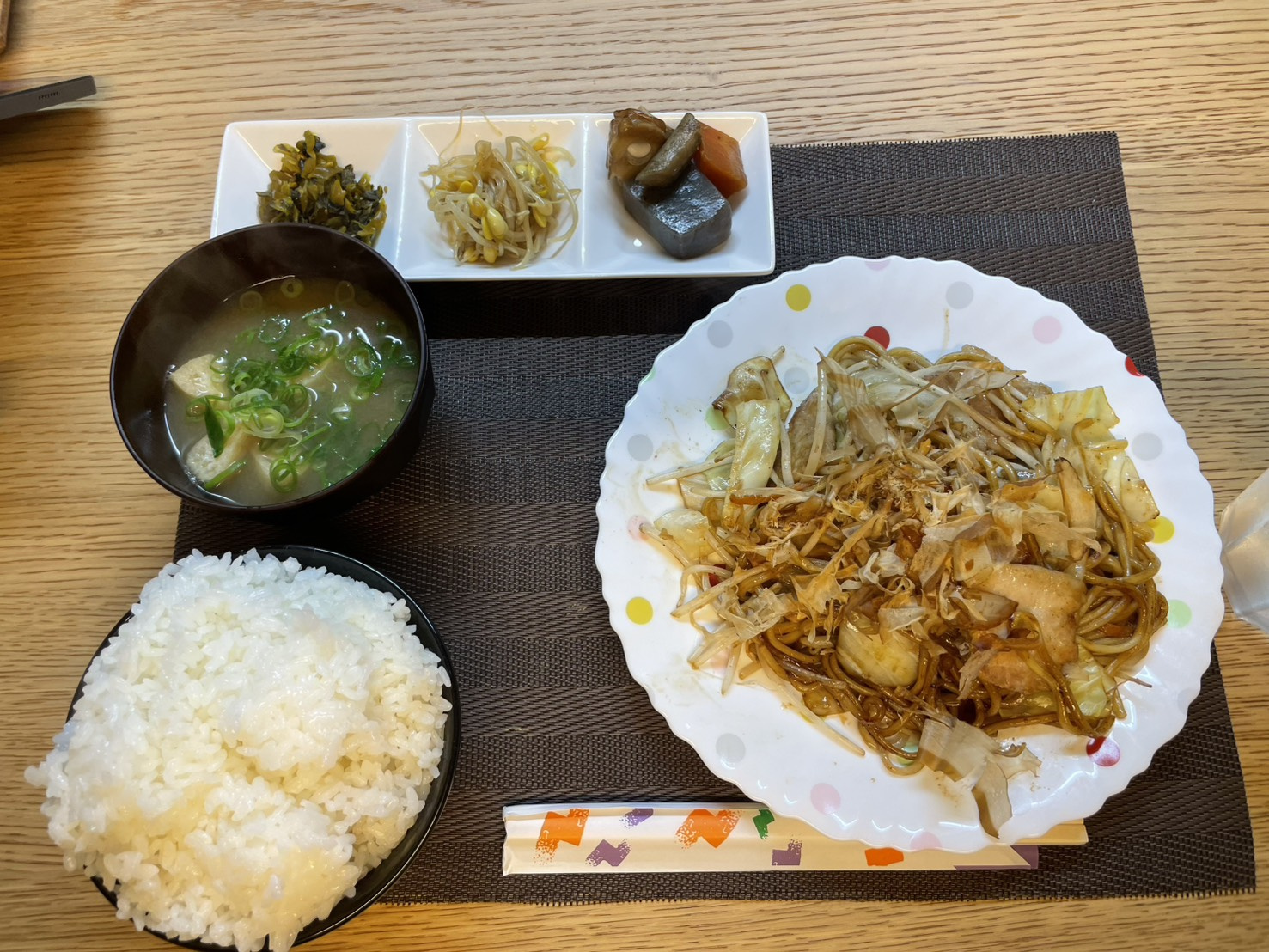 【六甲道ランチ】家庭的でコスパ最強！まんまるの焼きそば定食が優勝すぎたの画像
