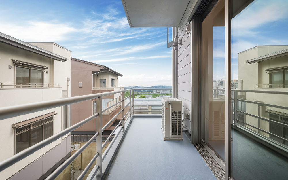 ベランダの活用法とやってはいけないことは？マンションで禁止されていることを詳しく解説の画像