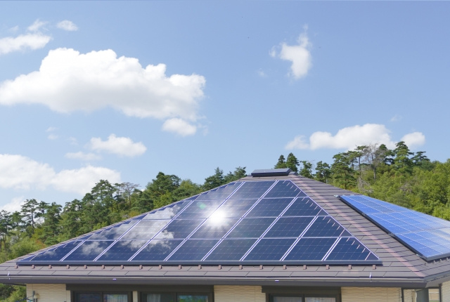 電気を「つくる＋ためる」賢い自給自足の暮らし：太陽光発電・蓄電池システム（長州産業）のご紹介の画像
