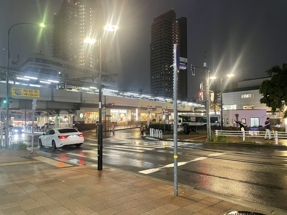 【雨の六甲道駅がちょっと好きになる夜】住みやすさと街の雰囲気を感じる灘区の魅力の画像