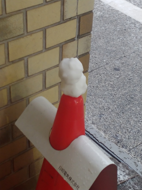 大雪（？）の雪だるま造りの画像