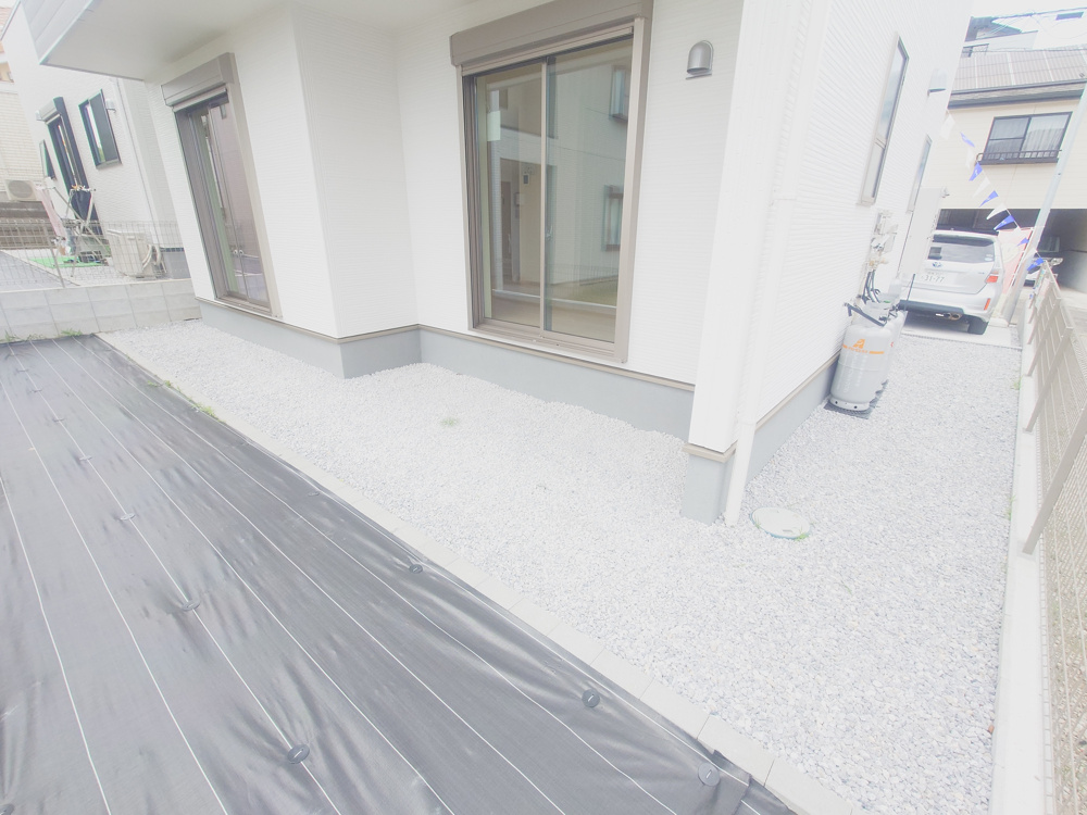【価格変更】伊勢原市上粕屋の新築戸建て｜広いお庭・宅配ボックス・ホテルライクな洗面台が魅力の家の画像