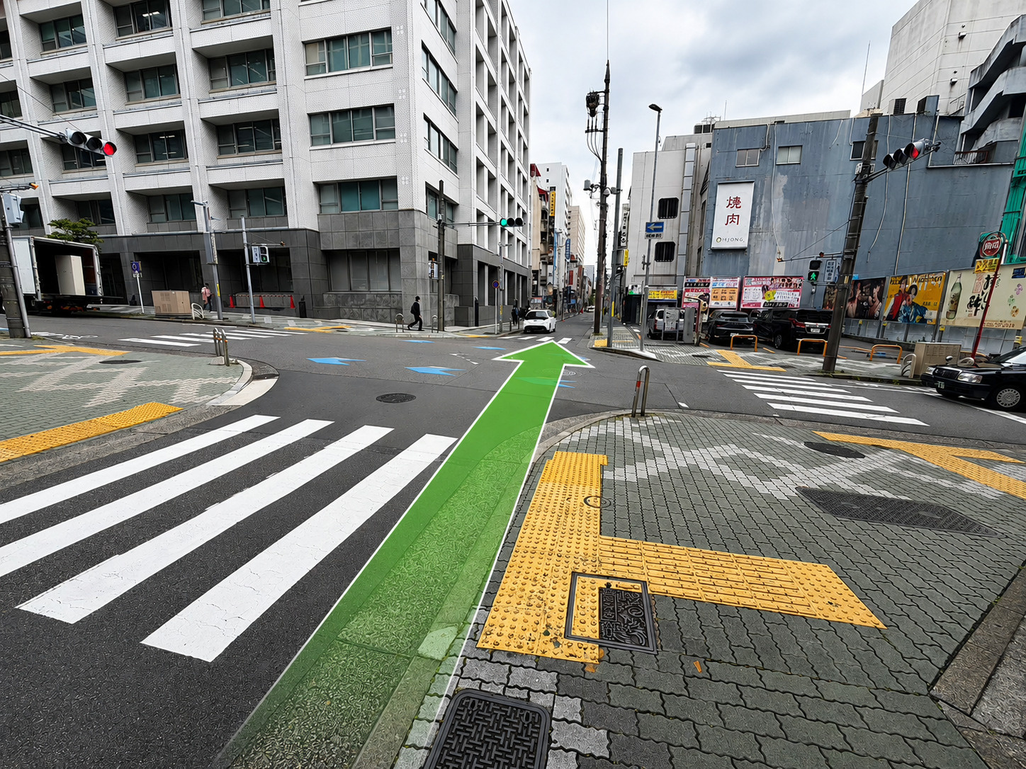 道中の目印となる建物や交差点