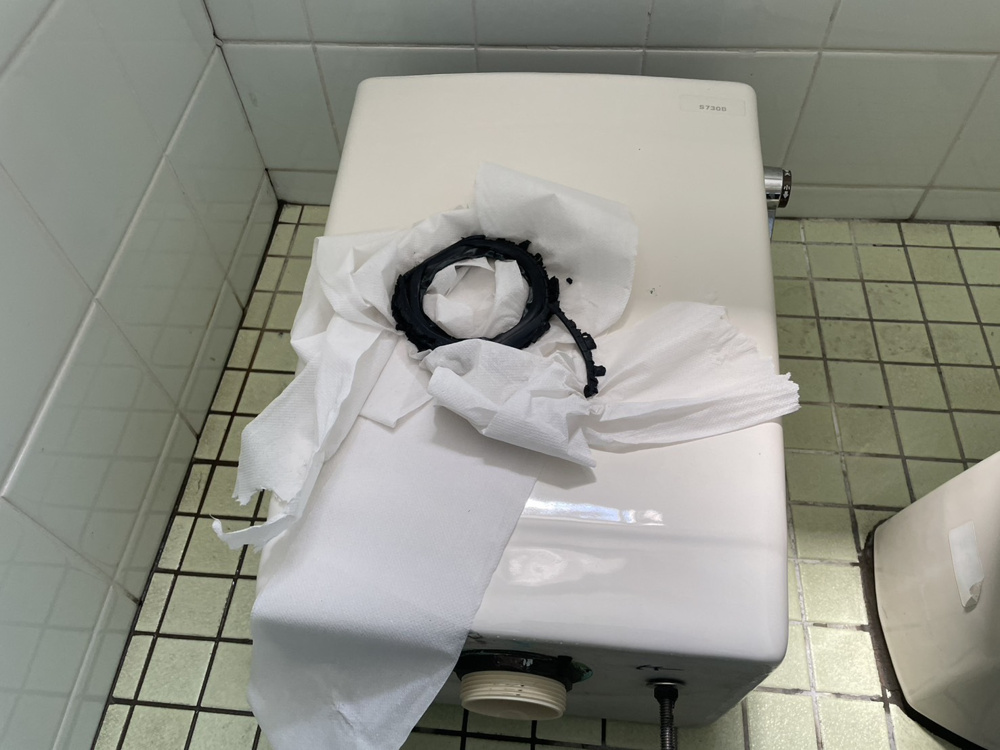 【奈良市】買取物件のトイレ修理を行いました！の画像