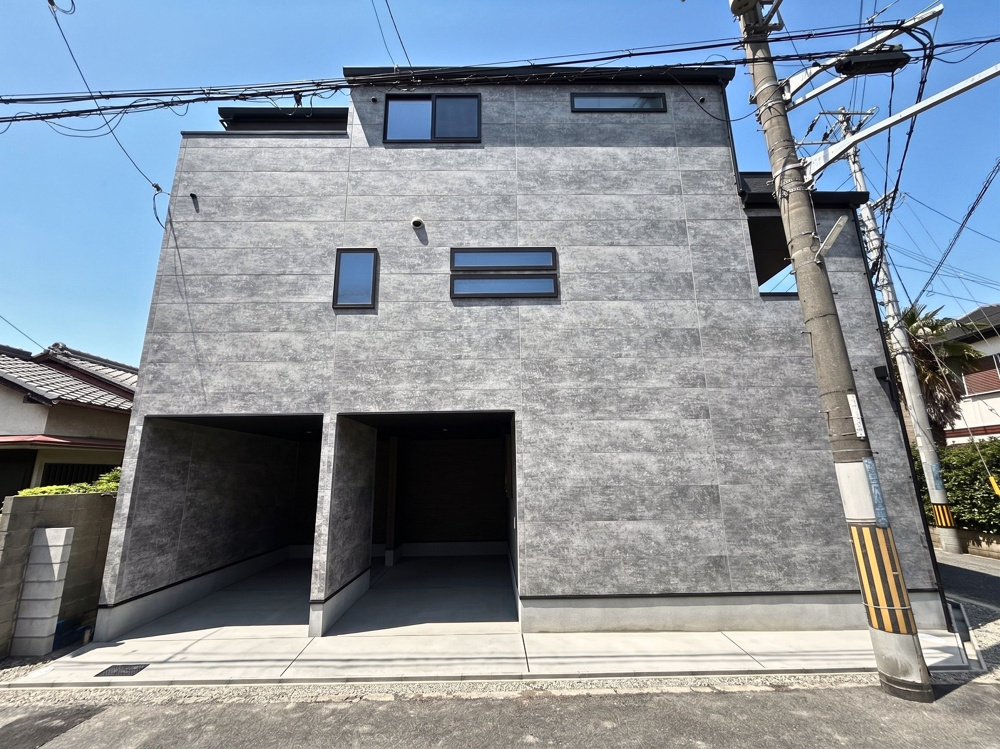 #90 圧倒的な重厚感。都会の喧騒を忘れる極上の邸宅の画像