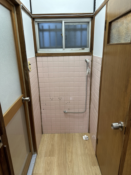 春日井市柏井町・洗面所 洗濯機置き場に変更