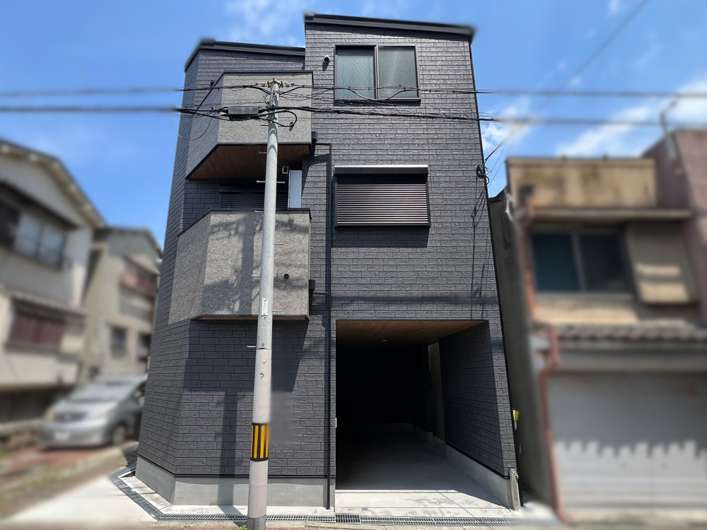 #91 クールな表情の中に宿る心地よさ。深く寛ぐ大人の邸宅の画像