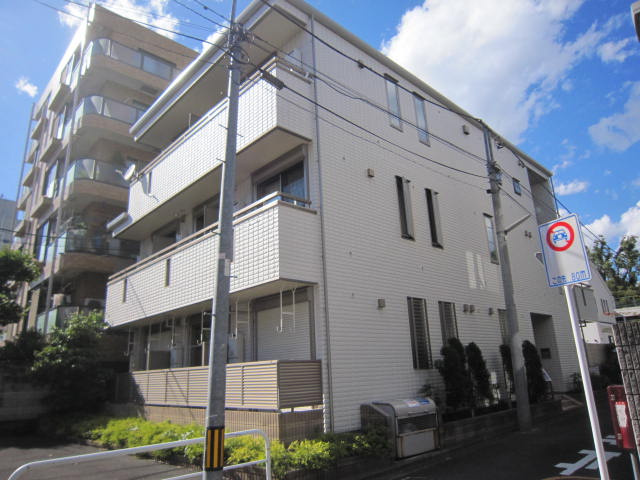 成蹊大学まで徒歩１分！！の画像