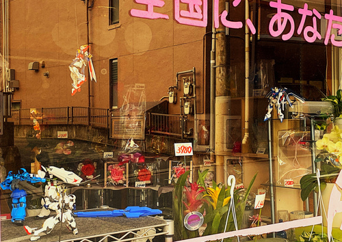 商店街の歩道で撮影した浦上の写真