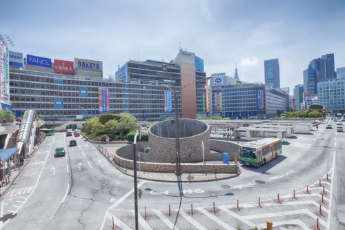 西新宿での暮らしを豊かにしてくれる大型店舗