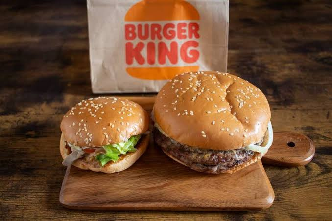 バーガーキングで営業途中のランチ！ボリューム満点のハンバーガーで元気チャージの画像