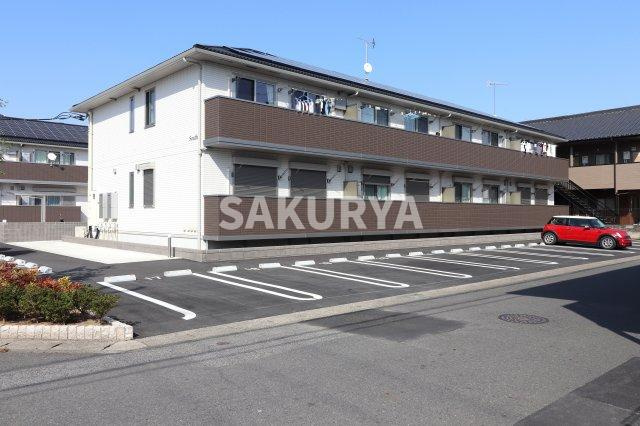 朝の台所に光が回る。築浅2LDK、足利市朝倉町の南向き住戸の画像