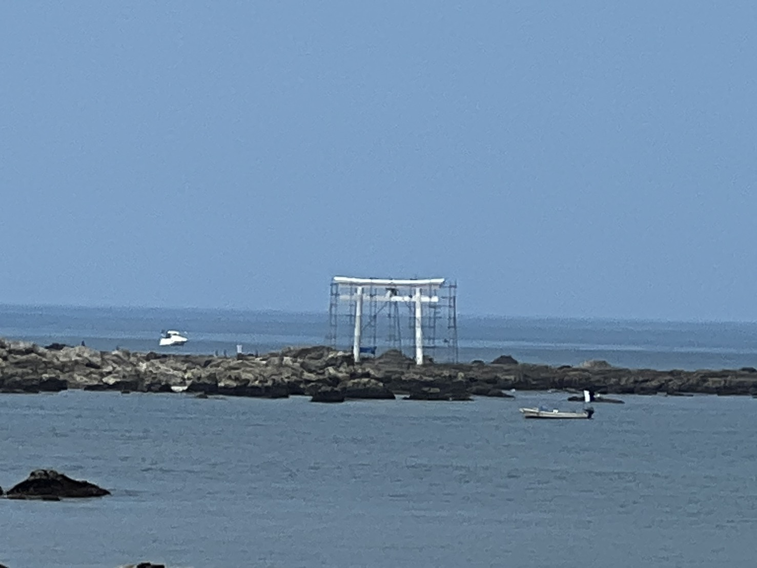 白い鳥居の名島の画像