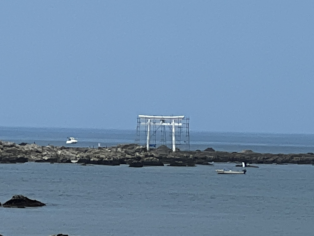 白い鳥居の名島の画像