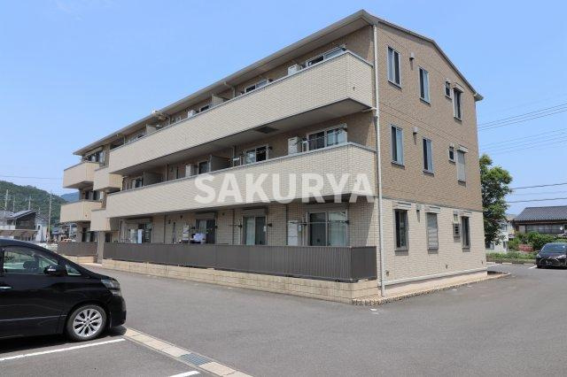 街に近い、静かな2LDK。足利市江川町の南向き住戸の画像