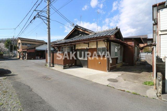 専用庭つき、74平米の2LDK。広さと外の余白がある家の画像