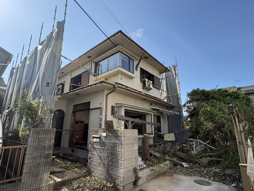 奈良市六条で解体工事を進めています｜建物から更地への画像