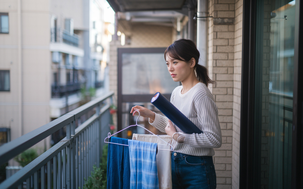 賃貸のベランダ利用で注意点は？洗濯や掃除で失敗しない安全な使い方の画像