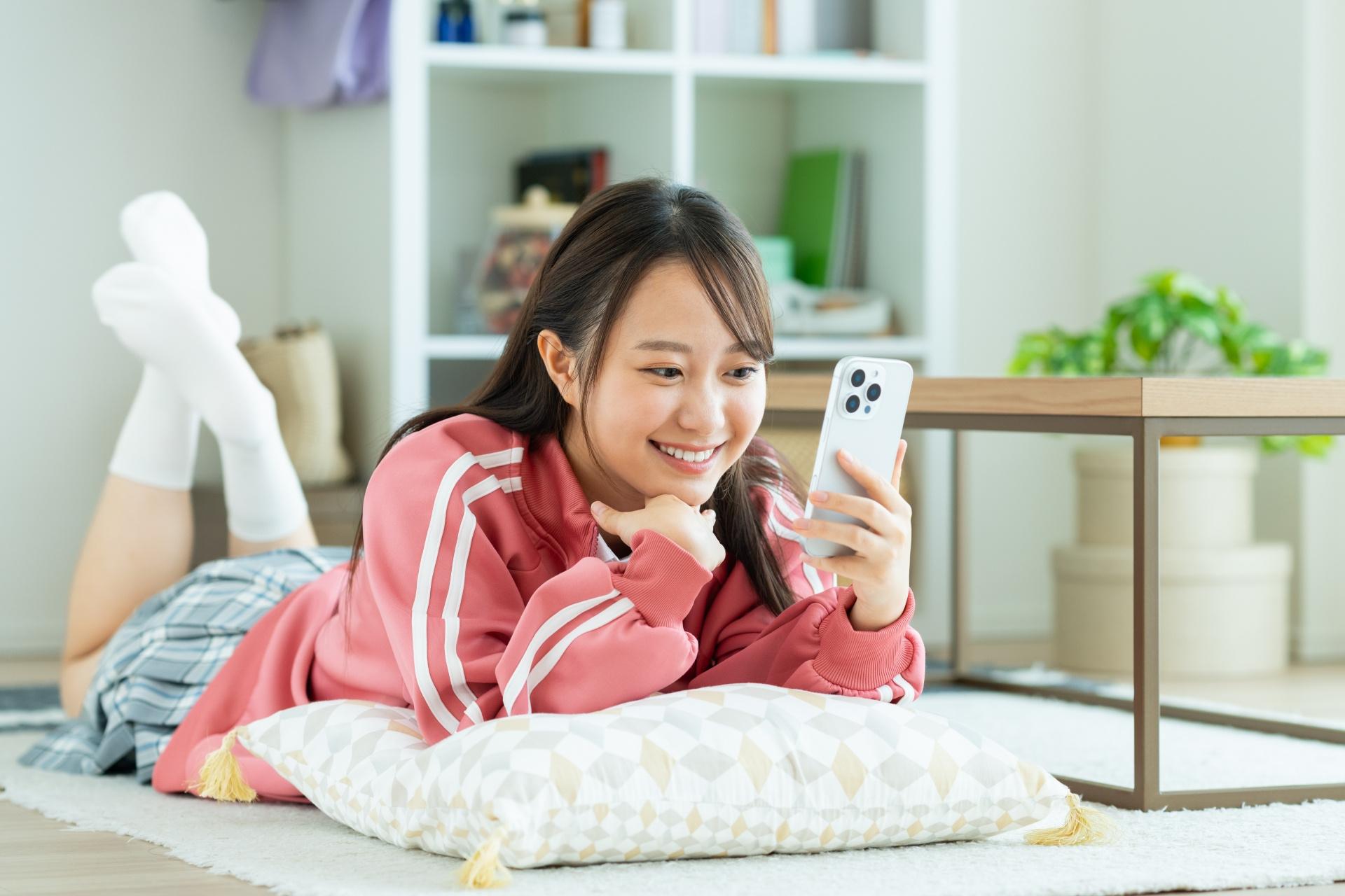 オンラインで部屋探しをする受験生