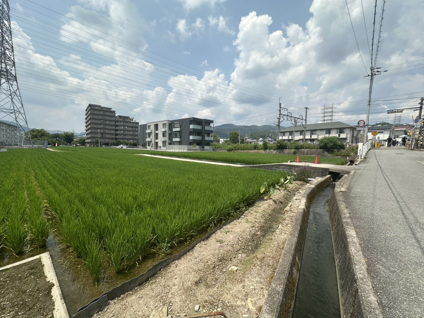 JR中山寺駅周辺の街並み