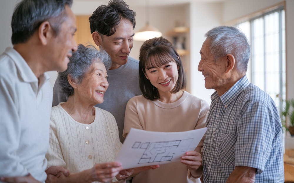 親と同居を考える夫婦必見 二世帯住宅で介護を見据えた間取りの工夫の画像