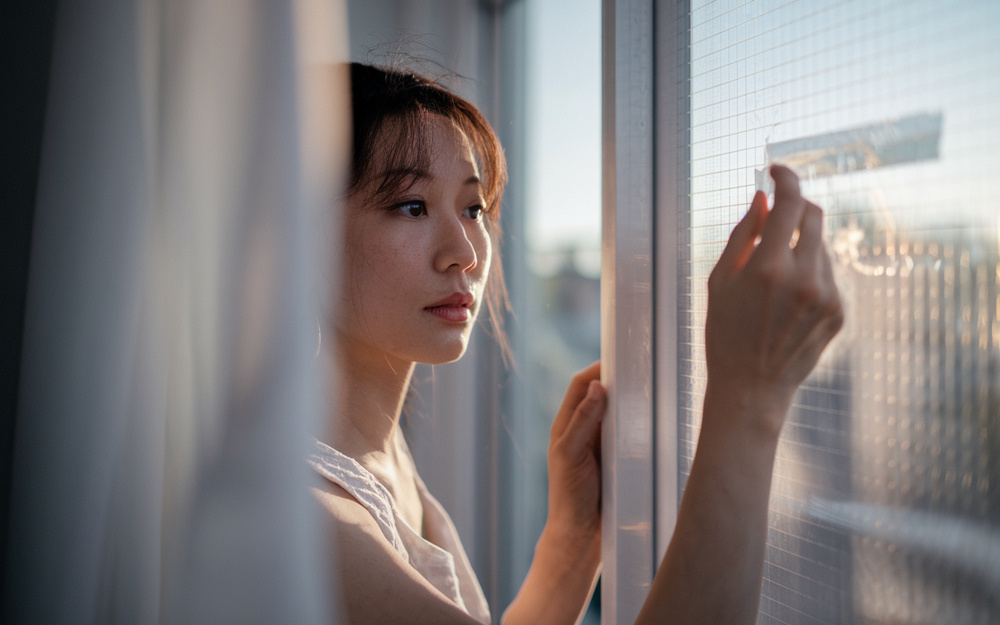 賃貸の西日がつらい方必見？剥がせる窓シートで失敗しない対策術の画像