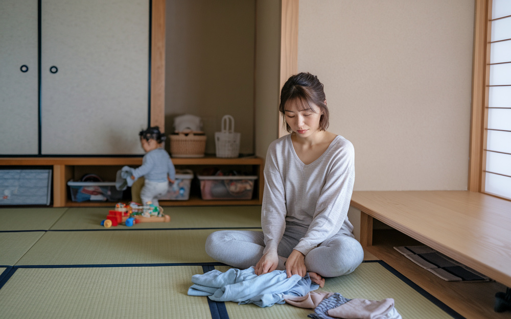 現代風和室で叶える家事スペース活用術！収納アイデアで子育てがしやすい間取りの画像