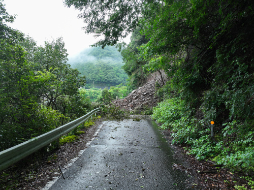 大雨の後に確認したい住宅の異変とは？｜見た目だけでは分からない浸水被害に注意の画像