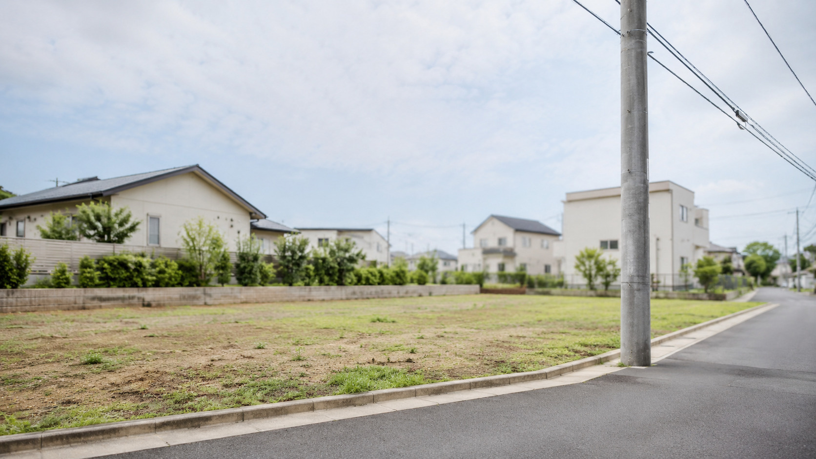 土地を購入するとき電柱があるとどうなる?メリットやデメリットも解説の画像
