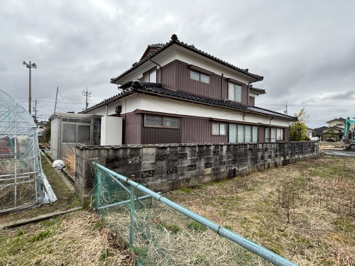 親が施設入所した後の実家どうする？空き家売却で親の負担と実家リスクを減らす方法の画像
