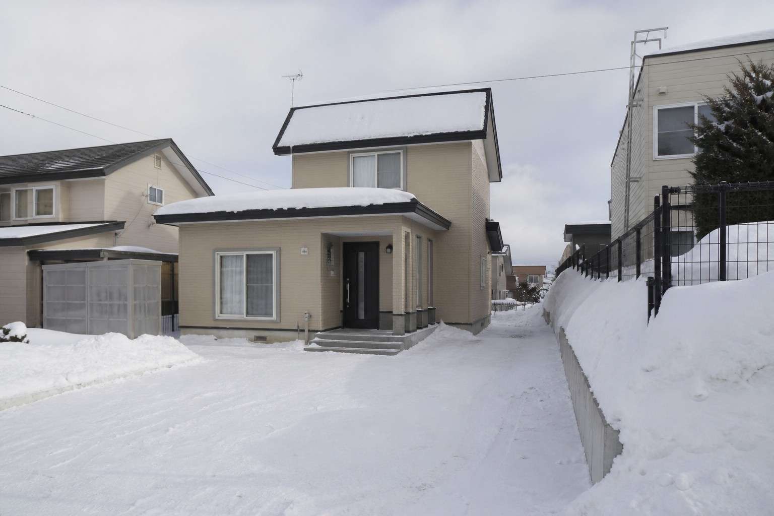 雪のある住宅地と敷地のイメージ
