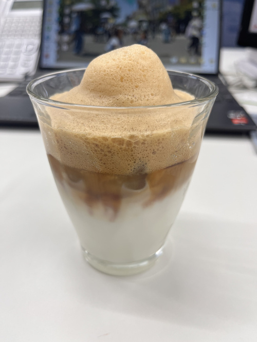 少し凝ったカフェオレの画像