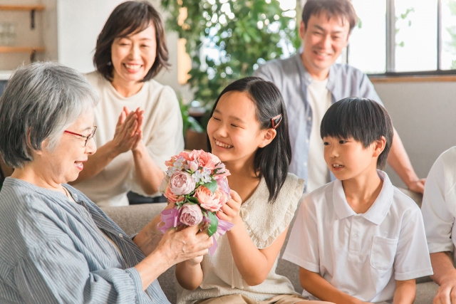 もうすぐ敬老の日☆彡おじいちゃんおばあちゃんに感謝を伝えよう♪の画像