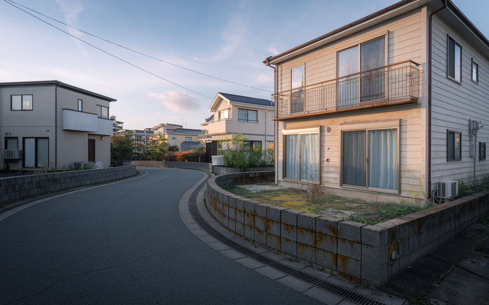 空き家を相続したらどうする？これからの不動産市場で売るべきかを判断するポイントの画像