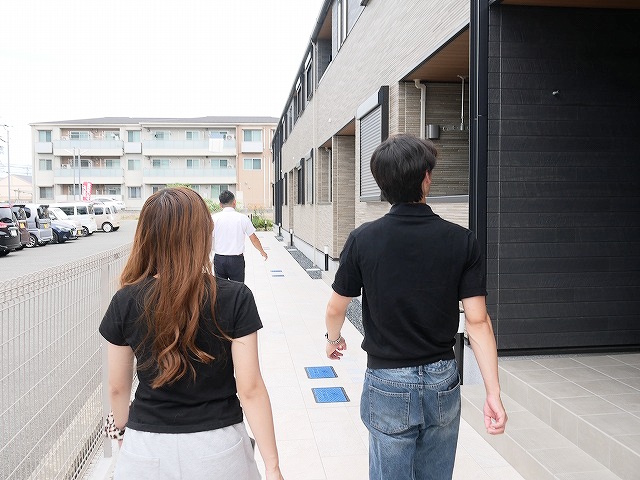 お部屋づくりの参考に見学した大東建託の新築1LDK賃貸物件。最新の設備やトレンドの内装デザインを学ぶ天理大生
