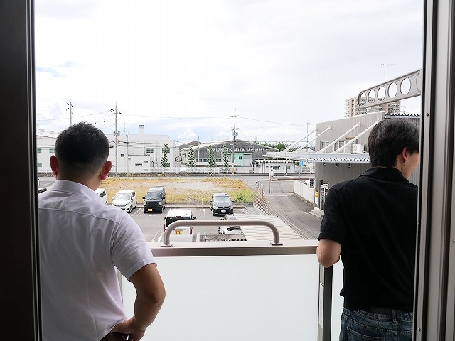 日当たりの良い窓辺の空間。採光の良さは天理大学の学生向け賃貸物件選びでも重視される条件の一つ