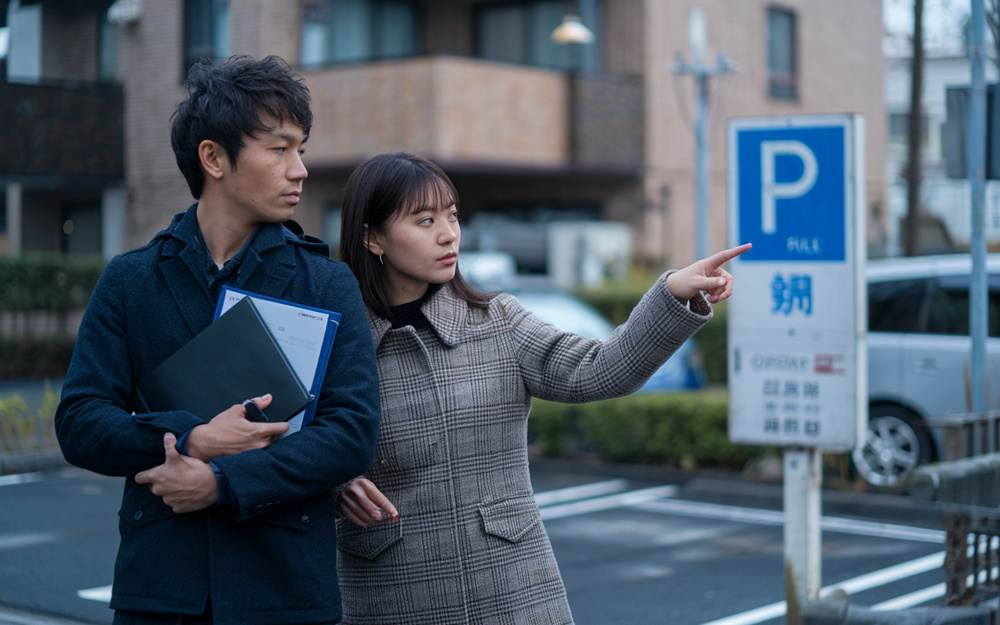 越谷で賃貸を探すなら要注意！敷地内駐車場や近隣月極で複数台契約する特約付きが基本の画像