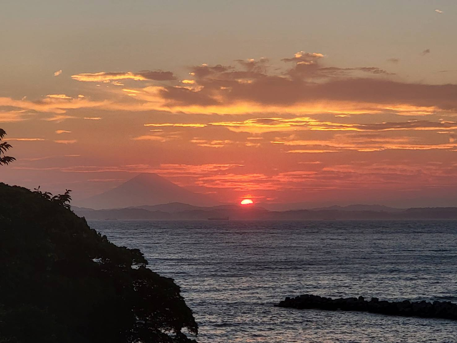夕暮れの海の画像