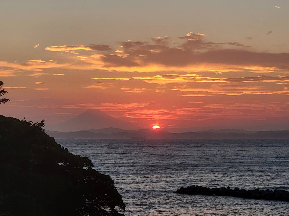 夕暮れの海の画像