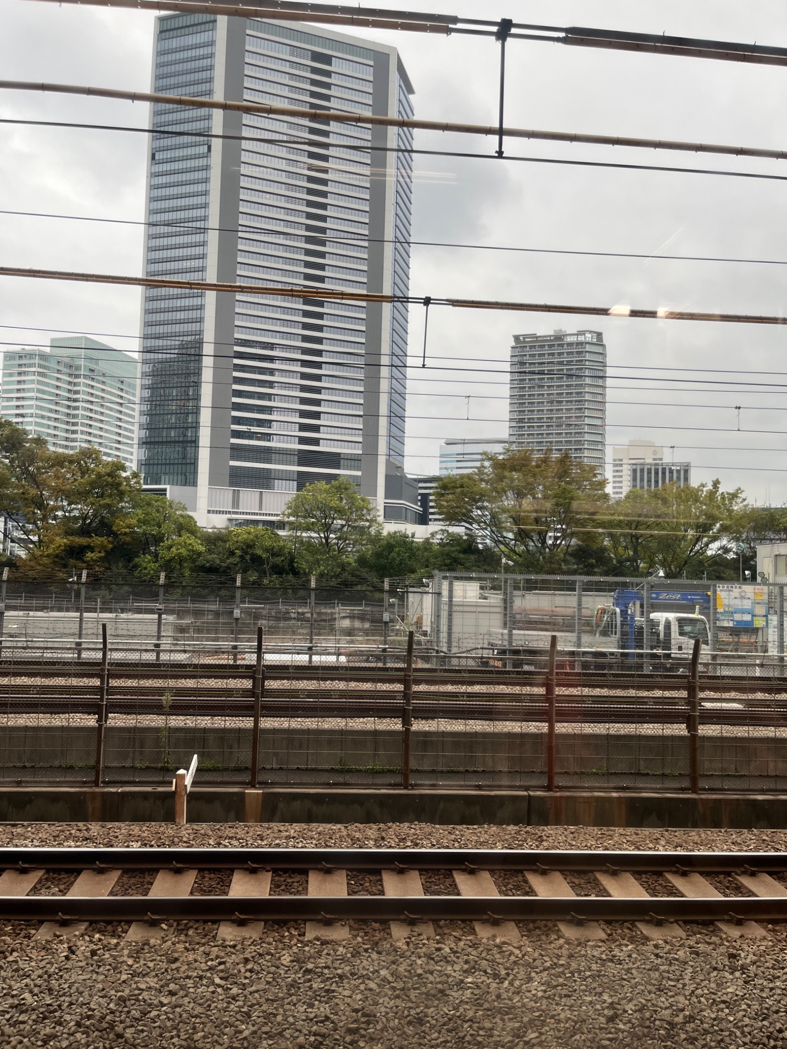 京浜東北線の車窓から見た浜松町付近