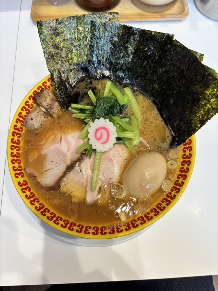 行列のできるラーメン屋さんの画像